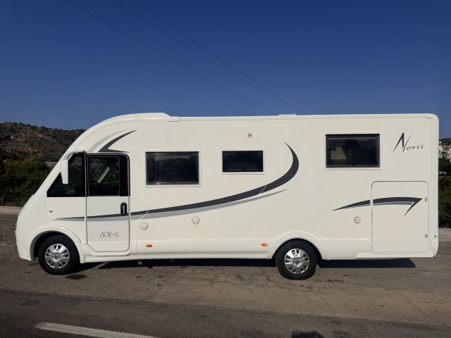 Mclouis Nevis 876 G 